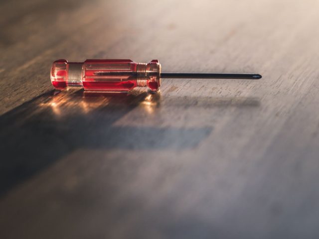 Astuces pour réparer et entretenir petits outils domestiques
