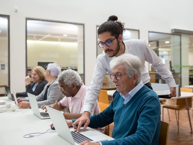 Dès cette année, le logement intergénérationnel réduit les frais étudiants